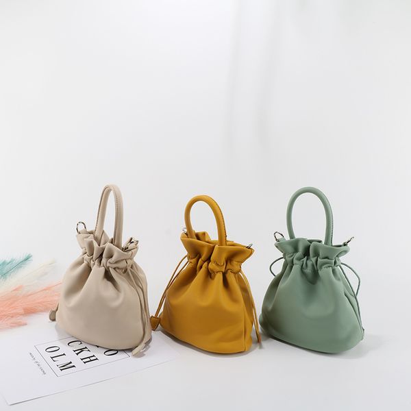 2019 new korean version of the wave with messenger bag fashion simple portable shoulder bag
2019 new korean version of the wave with messenger bag fashion simple portable shoulder bag