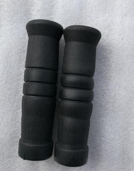 handlebar grips set,plastic girps set, strength training apparatus girps set,replacement parts for fitness,bore diameter 25mm
handlebar grips set,plastic girps set, strength training apparatus girps set,replacement parts for fitness,bore diameter 25mm