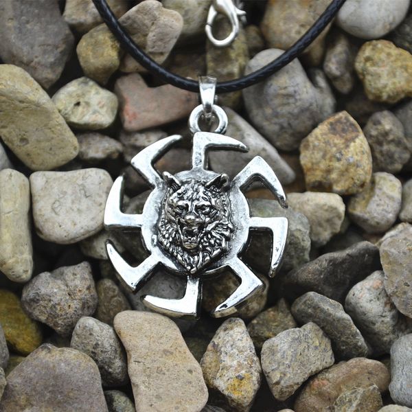 1pcs wolf kolovrat pendant slavic wolf kolovrat amulet pendants kolovrat amulet men jewelry hanger, Silver
1pcs wolf kolovrat pendant slavic wolf kolovrat amulet pendants kolovrat amulet men jewelry hanger, Silver