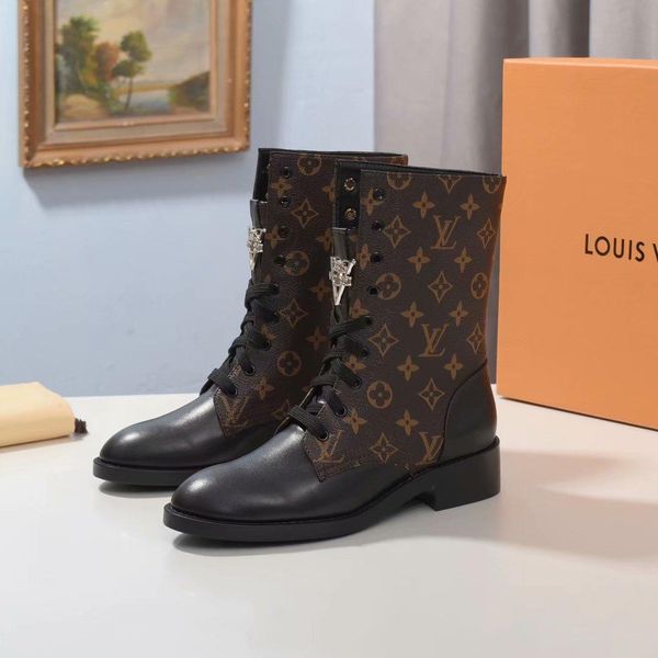 2020 new fashion luxury ladies short boots fashion comfortable leather women short boots motorcycle martin boots size 35-42, Black
2020 new fashion luxury ladies short boots fashion comfortable leather women short boots motorcycle martin boots size 35-42, Black