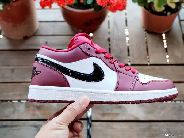 2020 new luxury designer men's and women's sports shoes classic fashion feet feel comfortable and full of power size: 36-46
2020 new luxury designer men's and women's sports shoes classic fashion feet feel comfortable and full of power size: 36-46