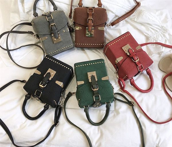 fashion brand designer small bag new personality rivet belt buckle casual shoulder wild messenger bag ing
fashion brand designer small bag new personality rivet belt buckle casual shoulder wild messenger bag ing