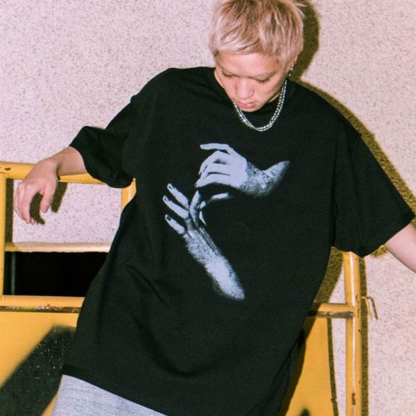 20ss лето палец руки printed tee high street скейтборд короткие рукава hip hop футболка мода мужчины женщины tee дышащий, White;black
20ss лето палец руки printed tee high street скейтборд короткие рукава hip hop футболка мода мужчины женщины tee дышащий, White;black