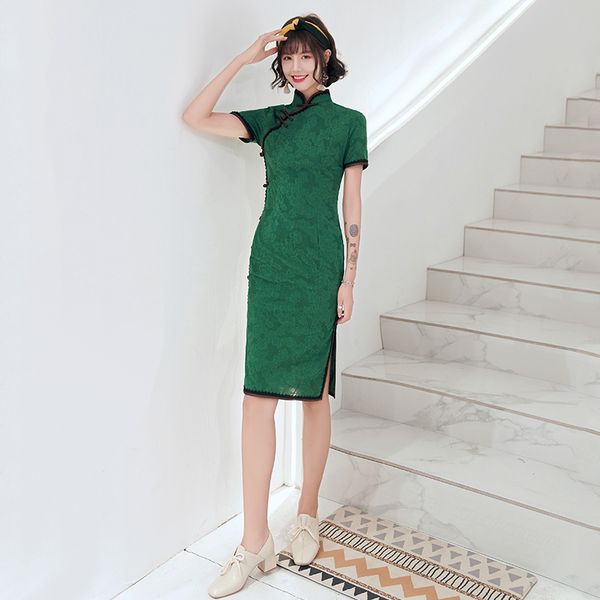 2020 new mid-length dark green cheongsam chinese style fresh and improved dress slim daily stretch cotton cheongsam, Red
2020 new mid-length dark green cheongsam chinese style fresh and improved dress slim daily stretch cotton cheongsam, Red