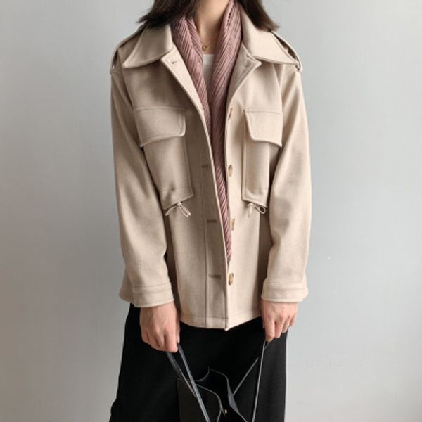 2019 autumn new loose solid short woollen coat women fashion waist string slim turn-doen collar pocket epaulet treanch female, Black
2019 autumn new loose solid short woollen coat women fashion waist string slim turn-doen collar pocket epaulet treanch female, Black