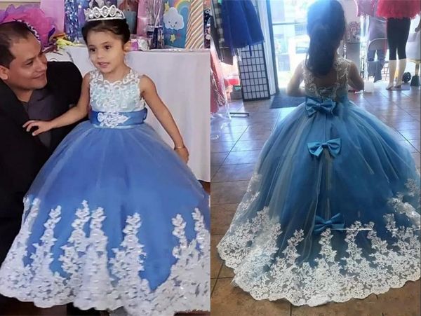 2022 baby blue white lace flower girls dresses for wedding birthday party princess keyhole back bows applique first communion dress, White;blue
2022 baby blue white lace flower girls dresses for wedding birthday party princess keyhole back bows applique first communion dress, White;blue
