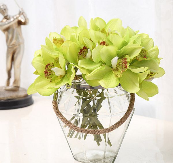 реальный сенсорный cymbidium 6 голов короткого стрелять стол украшения цветка diy свадьбы невесты руки цветы декор дома искусственные орхиде
реальный сенсорный cymbidium 6 голов короткого стрелять стол украшения цветка diy свадьбы невесты руки цветы декор дома искусственные орхиде