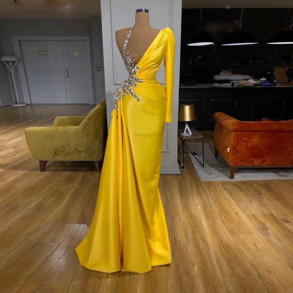 2020 yellow one shoulder mermaid prom dresses jewel neck long sleeve ruched waist celebrity dress satin bead robes de soirée, Black
2020 yellow one shoulder mermaid prom dresses jewel neck long sleeve ruched waist celebrity dress satin bead robes de soirée, Black