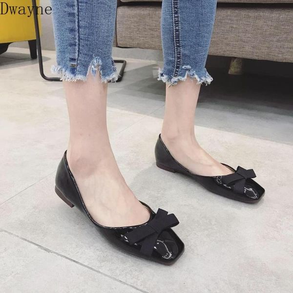 2020 новый осенний лук универсальных квадратной головы плоской неглубоких рот обувь женщины, Black
2020 новый осенний лук универсальных квадратной головы плоской неглубоких рот обувь женщины, Black