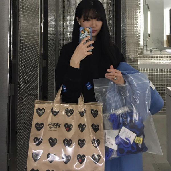designer handbag purses lady new pvc kraft paper lady folding large capacity leisure handbags fashion womens shopping bags
designer handbag purses lady new pvc kraft paper lady folding large capacity leisure handbags fashion womens shopping bags