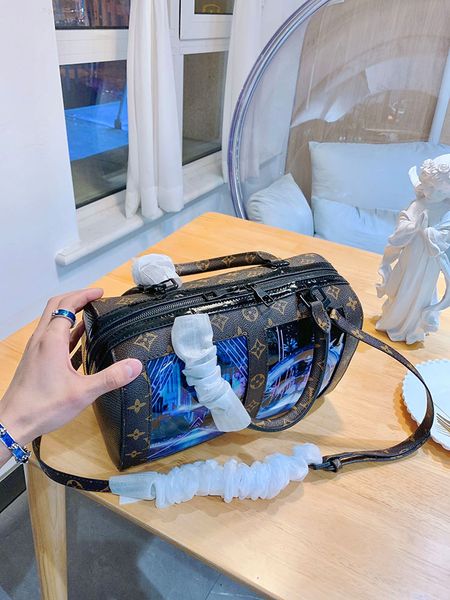 2020 luxury brand shopping bag 5a клатчи 3d pattern crossbody bag top fashion сумки high-end fashion bag наплечные сумки 30*18*16 см, Black
2020 luxury brand shopping bag 5a клатчи 3d pattern crossbody bag top fashion сумки high-end fashion bag наплечные сумки 30*18*16 см, Black