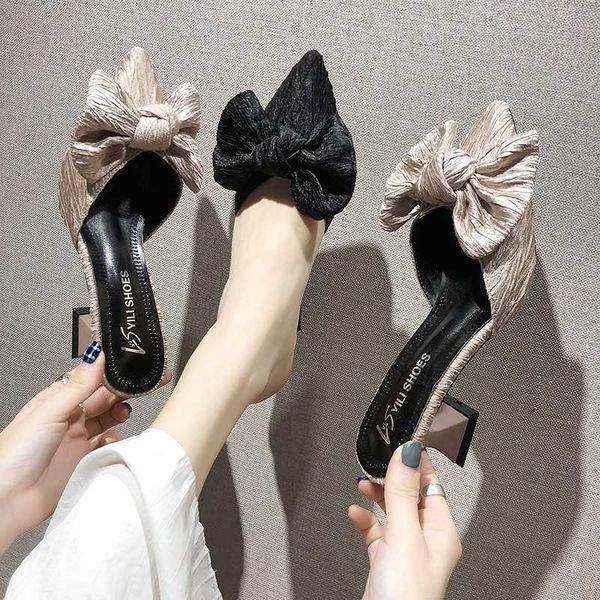 new design female bow surface non-slip bright high heels fashion shallow mouth party special shoes stretch fabric, Black
new design female bow surface non-slip bright high heels fashion shallow mouth party special shoes stretch fabric, Black