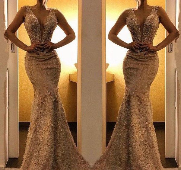 2019 champagne lace evening dress dubai plunging deep v neck holiday women wear formal party prom gown custom made plus size, Black;red
2019 champagne lace evening dress dubai plunging deep v neck holiday women wear formal party prom gown custom made plus size, Black;red