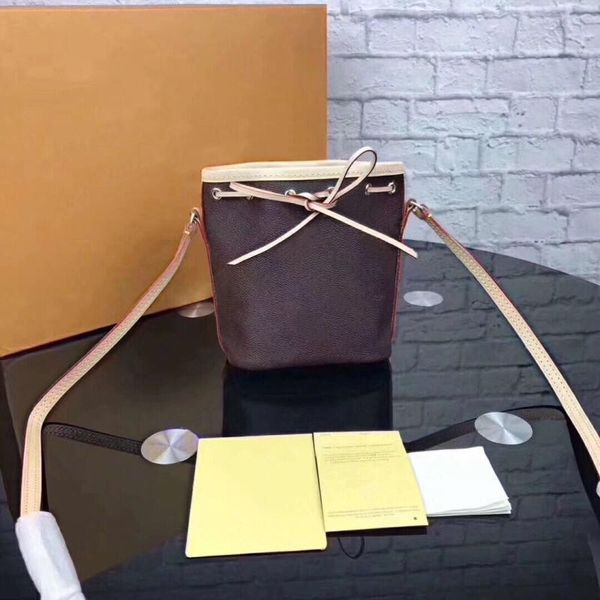 mini drawstring designer new orignal canvas genuine leather lady messenger bag phone purse fashion satchel shoulder bag handbag wholesale
mini drawstring designer new orignal canvas genuine leather lady messenger bag phone purse fashion satchel shoulder bag handbag wholesale