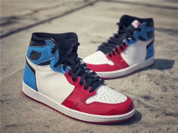 release new 1 high og fearless first class red blue men basketball shoes 1s unc chicago patent leather sports sneakers
release new 1 high og fearless first class red blue men basketball shoes 1s unc chicago patent leather sports sneakers