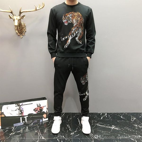 2020 new mens designer tracksuits install drill tiger head mens designer two-piece set luxury tracksuit track suit, Gray
2020 new mens designer tracksuits install drill tiger head mens designer two-piece set luxury tracksuit track suit, Gray