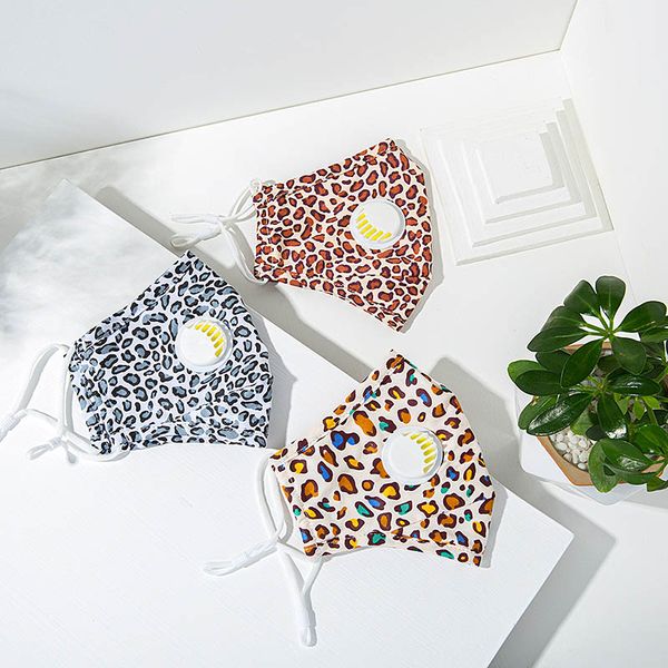 мода leopard mask чистый хлопок leopard pattern складные висячие ухо тип противотуманным haze моющийся пыле маска с дыханием клапан
мода leopard mask чистый хлопок leopard pattern складные висячие ухо тип противотуманным haze моющийся пыле маска с дыханием клапан