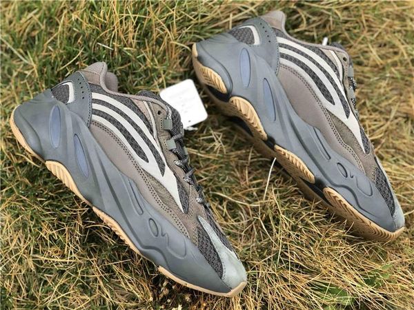 2020 new authentic 700 v2 geode kanye west outdoor shoes men women runner wave mauve static inertia eg6860 grey limited sneakers with box
2020 new authentic 700 v2 geode kanye west outdoor shoes men women runner wave mauve static inertia eg6860 grey limited sneakers with box