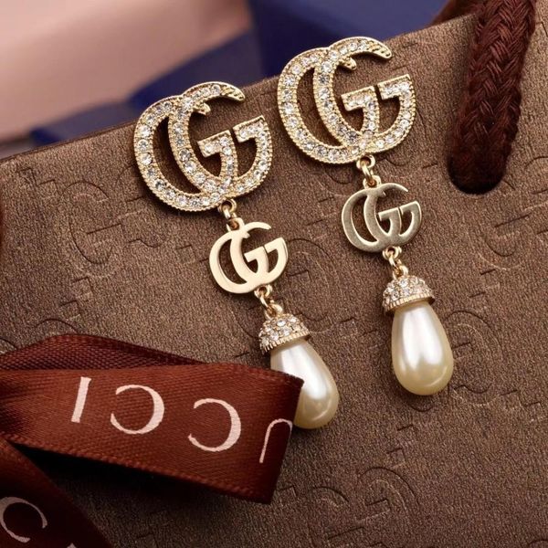 ms. pearl earrings, elegant and beautiful, super how to wear fashion, how to wear 925 sterling silver needle, long pearl stud earrings, Golden;silver
ms. pearl earrings, elegant and beautiful, super how to wear fashion, how to wear 925 sterling silver needle, long pearl stud earrings, Golden;silver