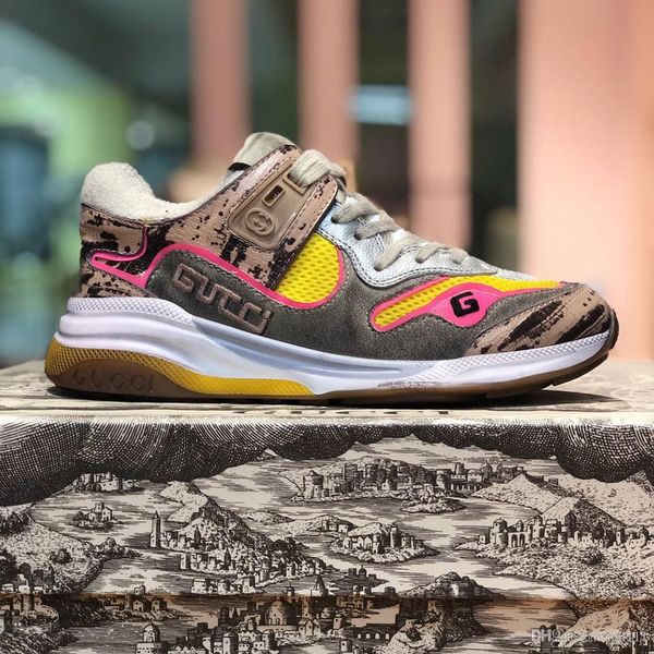 autumn and winter trend new sneakers joker casual sports men and women with color matching running shoes retro breathable small dirty shoes
autumn and winter trend new sneakers joker casual sports men and women with color matching running shoes retro breathable small dirty shoes