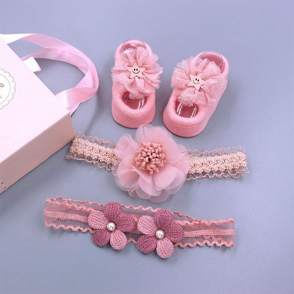 cute 3 pcs/box baby girl hair accessories set baby girls gift fabric bow flower hairband first walkers girls headdress, Slivery;white
cute 3 pcs/box baby girl hair accessories set baby girls gift fabric bow flower hairband first walkers girls headdress, Slivery;white