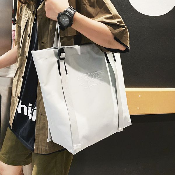 2020 new original design fashion street large capacity shoulder bag &oxford cloth material width 29cm height 36cm thickness 14cm
2020 new original design fashion street large capacity shoulder bag &oxford cloth material width 29cm height 36cm thickness 14cm