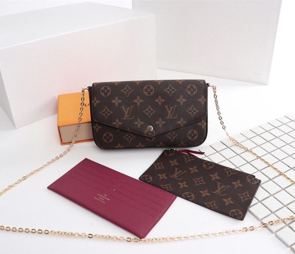 this small handbag is to receive and carry the daily necessities of the individual choice.equipped with detachable gold chain, can be shoul
this small handbag is to receive and carry the daily necessities of the individual choice.equipped with detachable gold chain, can be shoul