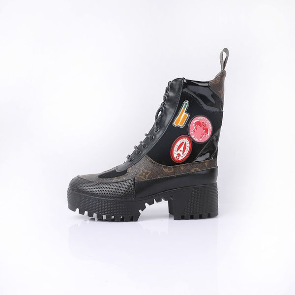 european station winter new boots thick with high-heeled martin boots leather waterproof fashion thick-soled motorcycle boots female tide
european station winter new boots thick with high-heeled martin boots leather waterproof fashion thick-soled motorcycle boots female tide