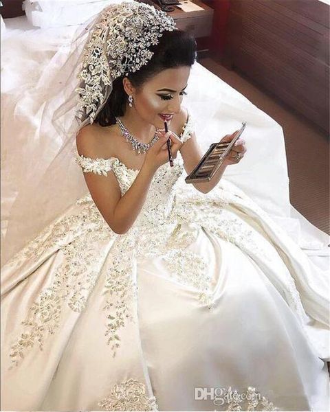 vintage arabic off shoulder wedding dresses with beaded crystals v neck strip ruffles lace a line bridal gown vestido de novia, White
vintage arabic off shoulder wedding dresses with beaded crystals v neck strip ruffles lace a line bridal gown vestido de novia, White
