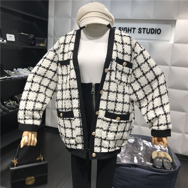women black white plaid tweed jacket long sleeve v-neck single-breasted golden button pocket loose outerwear 2019 autumn winter, Black;brown
women black white plaid tweed jacket long sleeve v-neck single-breasted golden button pocket loose outerwear 2019 autumn winter, Black;brown