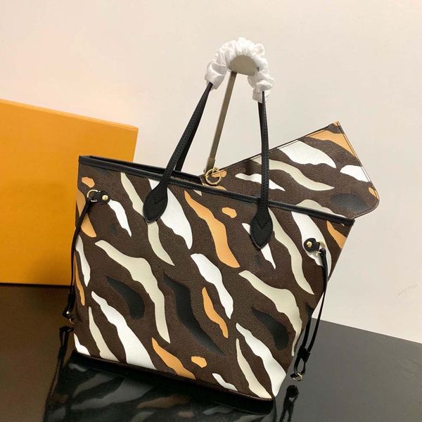 designer women bags luxury bags shopping bag pet bag classic fashion large capacity genuine leather camouflage 
designer women bags luxury bags shopping bag pet bag classic fashion large capacity genuine leather camouflage