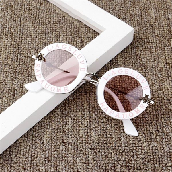2020 new round kids sunglasses children brand boys grils bee sun glasses baby vintage cute eyewear uv400, White;black
2020 new round kids sunglasses children brand boys grils bee sun glasses baby vintage cute eyewear uv400, White;black