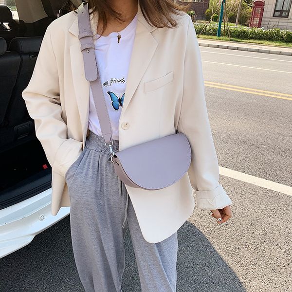 2020 новых дамы плеча сумки моды сплошного цвета сумка простой седло женщина
2020 новых дамы плеча сумки моды сплошного цвета сумка простой седло женщина