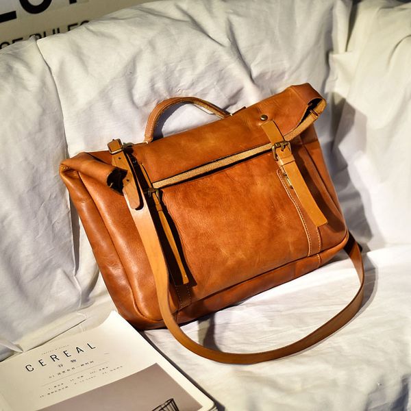 retro leather one-shoulder first layer cowhide men's cross-body men's bag 
retro leather one-shoulder first layer cowhide men's cross-body men's bag