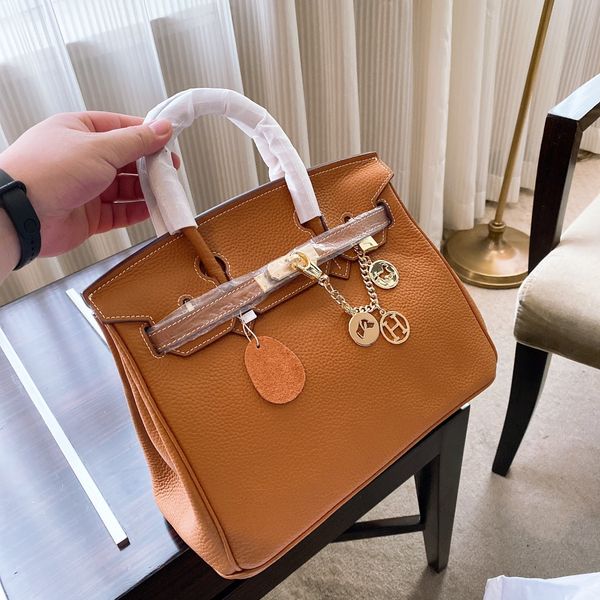 женская сумка новый бренд кожа hermes дизайн рюкзак мода сумка новая кожаная сумка сумка посыльного элегантная мода 0025
женская сумка новый бренд кожа hermes дизайн рюкзак мода сумка новая кожаная сумка сумка посыльного элегантная мода 0025