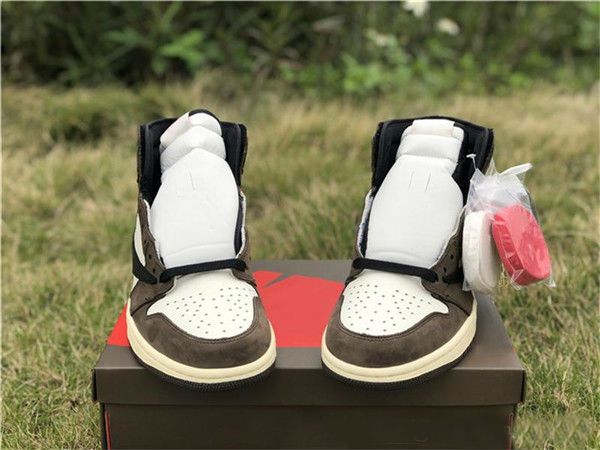 2019 with box travis scott logo 1s og high one basketball shoes brown scott mens designer sneakers 1 skate trainers
2019 with box travis scott logo 1s og high one basketball shoes brown scott mens designer sneakers 1 skate trainers