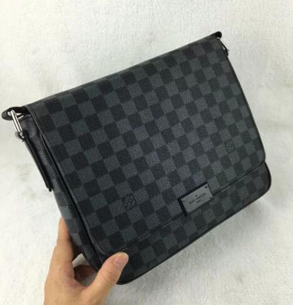 shoulder bag mens MESSENGER bag designer Cross Body Satchel women handbag small pouch black PLAID purse M40044 N51111 26cm
shoulder bag mens MESSENGER bag designer Cross Body Satchel women handbag small pouch black PLAID purse M40044 N51111 26cm