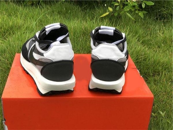 аутентичная sacai x ldv вафельное ldwaffle рассвета черной белая мужчины женщина кроссовки pine green gray wolf спорт bv0073-100 размер 5-12, Black
аутентичная sacai x ldv вафельное ldwaffle рассвета черной белая мужчины женщина кроссовки pine green gray wolf спорт bv0073-100 размер 5-12, Black