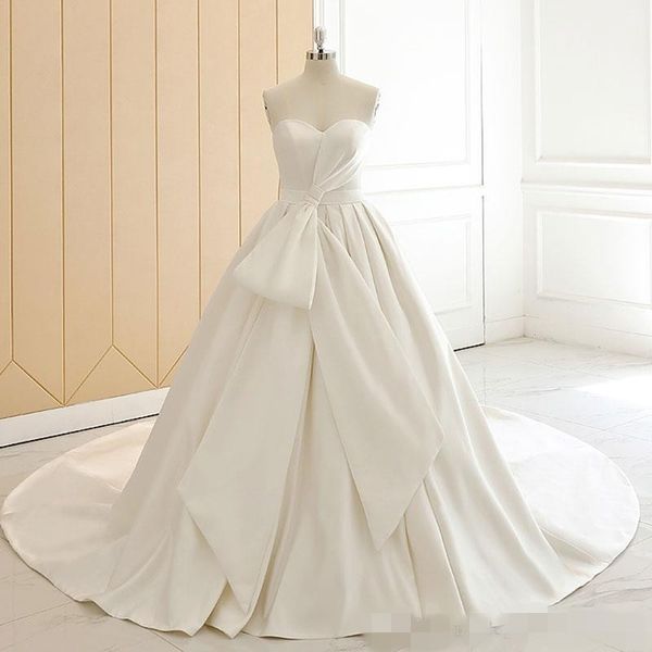 elegant strapless a line wedding dresses satin sweetheart neckline chapel train big bow custom made garden wedding gowns vestido de novia, White
elegant strapless a line wedding dresses satin sweetheart neckline chapel train big bow custom made garden wedding gowns vestido de novia, White
