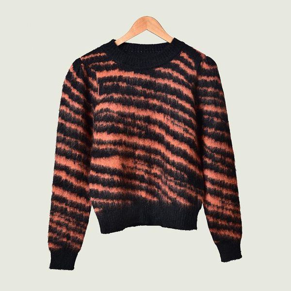 women sweater 2019 autumn /winter new ladies round neck stitching striped loose long-sleeved plush sweater, White;black
women sweater 2019 autumn /winter new ladies round neck stitching striped loose long-sleeved plush sweater, White;black