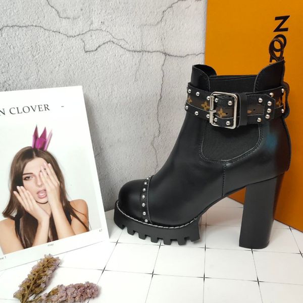 2019p high-heel zip short boots genuine leather lace-up womens short boots luxury designer printed stripes short boots eur 35-41
2019p high-heel zip short boots genuine leather lace-up womens short boots luxury designer printed stripes short boots eur 35-41