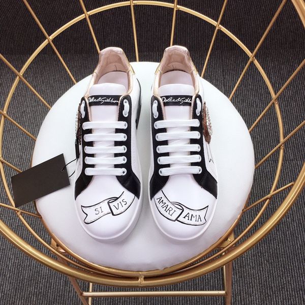 2021 men women casual shoes designer red bottom studded spikes fashion insider sneakers black red white leather high boots size35-45
2021 men women casual shoes designer red bottom studded spikes fashion insider sneakers black red white leather high boots size35-45