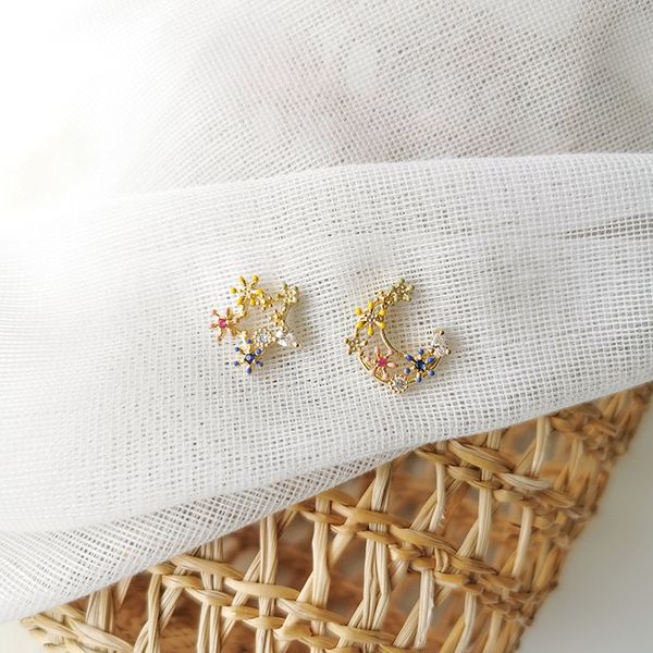 korean shiny cz colorful star and moon statement earring for women gold color metal hollow flower earrings party wedding jewelry, Golden;silver
korean shiny cz colorful star and moon statement earring for women gold color metal hollow flower earrings party wedding jewelry, Golden;silver