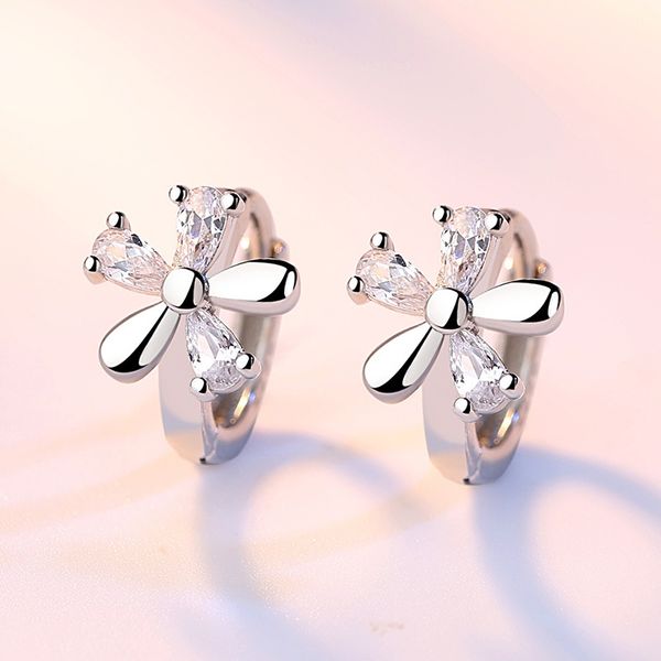 korean sweet zircon chrysanthemum hoop earrings for women silver color snowflake earring earings jewelry plum earing a1010, Golden;silver
korean sweet zircon chrysanthemum hoop earrings for women silver color snowflake earring earings jewelry plum earing a1010, Golden;silver