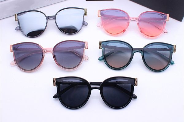 the new men and women bear polarized sunglasses anti-ultraviolet outdoor riding driving sunglasses glasses big frame resin green designer, White;black
the new men and women bear polarized sunglasses anti-ultraviolet outdoor riding driving sunglasses glasses big frame resin green designer, White;black