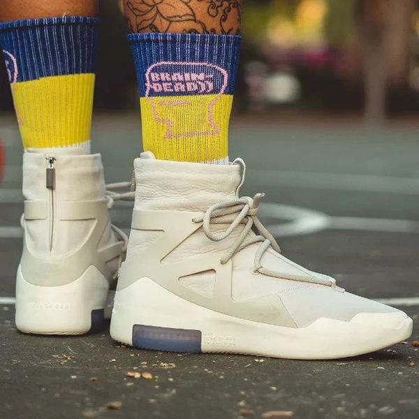 2019 Authentic Air Fear of God 1 Light Bone Grey Black Sail Zoom 1S Men Basketball Shoes Fog Mens Outdoor Sports Sneakers With Box
2019 Authentic Air Fear of God 1 Light Bone Grey Black Sail Zoom 1S Men Basketball Shoes Fog Mens Outdoor Sports Sneakers With Box
