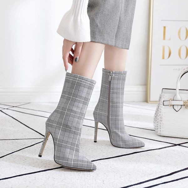 ltarta women's short boots plaid grey point toe high-heeled boots 2019 autumn women fashion new . zl-9006-1, Black
ltarta women's short boots plaid grey point toe high-heeled boots 2019 autumn women fashion new . zl-9006-1, Black