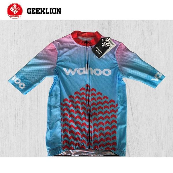 breathable summer short sleeves wiggins cycling jersey pro mtb shirt laser cut fitting racing bike wear ropa ciclismo maillot, Black;red
breathable summer short sleeves wiggins cycling jersey pro mtb shirt laser cut fitting racing bike wear ropa ciclismo maillot, Black;red