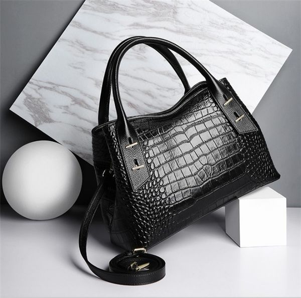 2020 european and american new crocodile pattern handbag handbag ladies casual fashion designer shoulder messenger bag ing
2020 european and american new crocodile pattern handbag handbag ladies casual fashion designer shoulder messenger bag ing
