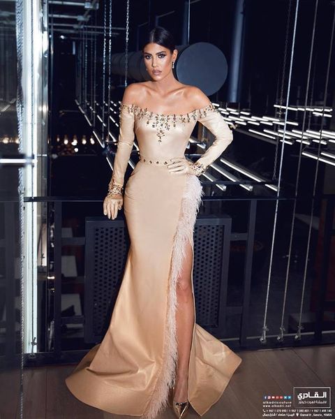 beaded crystals evening dresses sweetheart mermaid feather high split prom dresses noble pageant formal party gowns, Black;red
beaded crystals evening dresses sweetheart mermaid feather high split prom dresses noble pageant formal party gowns, Black;red